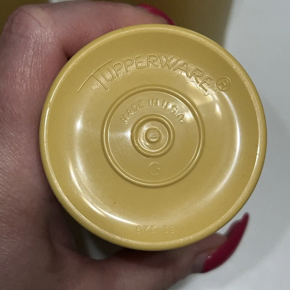 5 Tupperware #873 Yellow Drink Juice Cups 12 Ounce Tumblers Harvest Gold Vintage